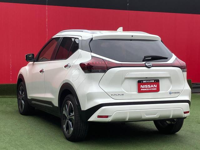 NISSAN KICKS X TWO TONE INTERIOR EDITION