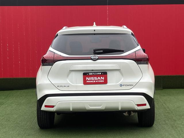NISSAN KICKS X TWO TONE INTERIOR EDITION