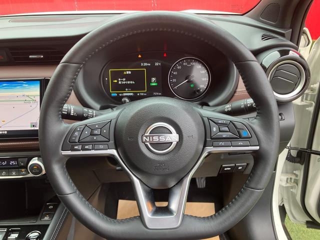 NISSAN KICKS X TWO TONE INTERIOR EDITION