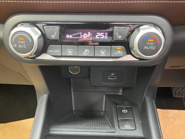NISSAN KICKS X TWO TONE INTERIOR EDITION