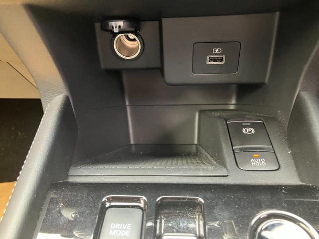 NISSAN KICKS X TWO TONE INTERIOR EDITION