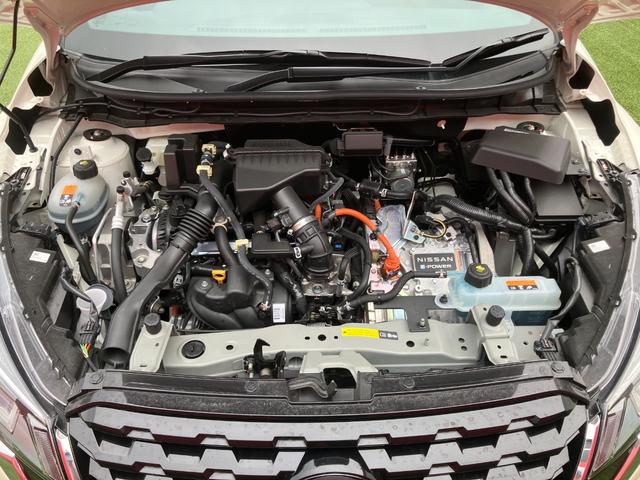 NISSAN KICKS X TWO TONE INTERIOR EDITION