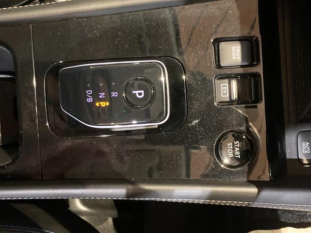 2025 NISSAN KICKS X