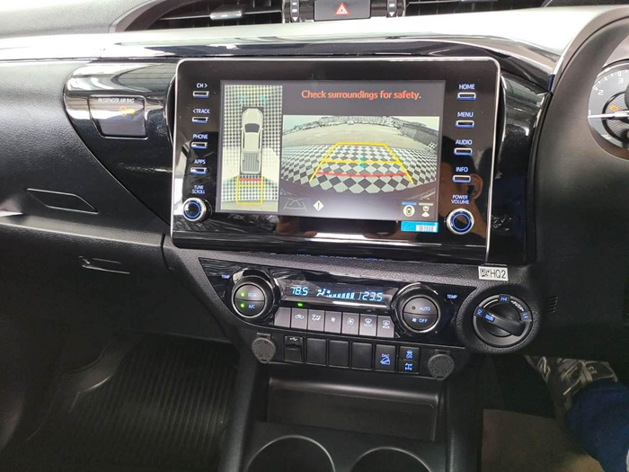 2024 TOYOTA Hilux DOUBLE CAB 2.8