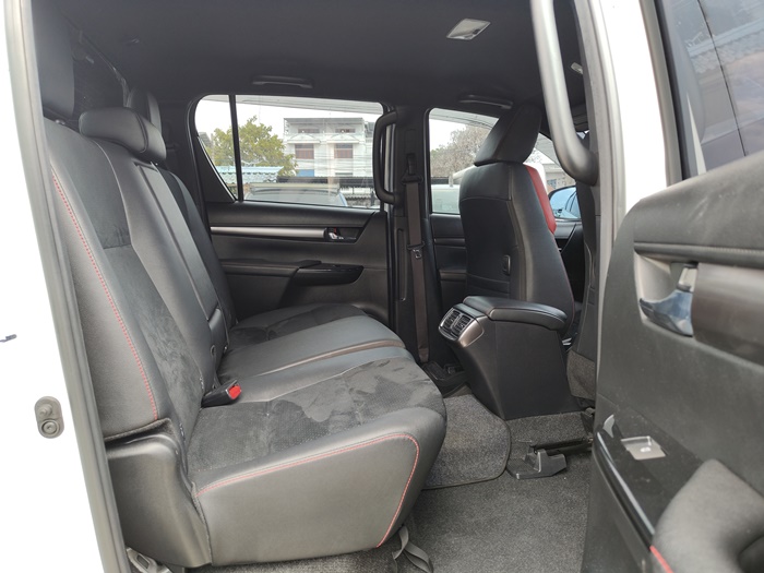 2023 TOYOTA Hilux DOUBLE CAB 2.8 4WD AT White