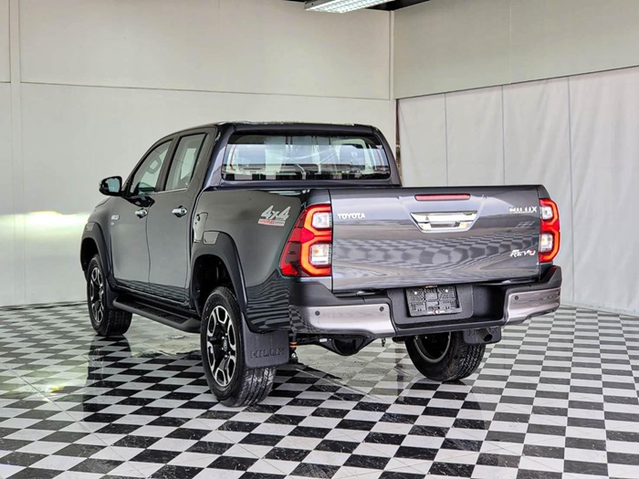 2024 TOYOTA Hilux DOUBLE CAB 2.8