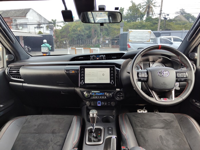 2023 TOYOTA Hilux DOUBLE CAB 2.8 4WD AT White