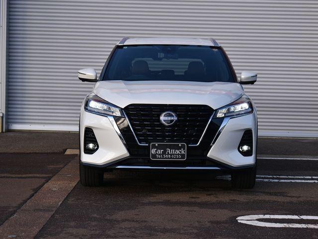 NISSAN KICKS X FOUR TWO TONE INTERIOR EDITION