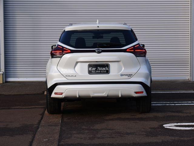 NISSAN KICKS X FOUR TWO TONE INTERIOR EDITION