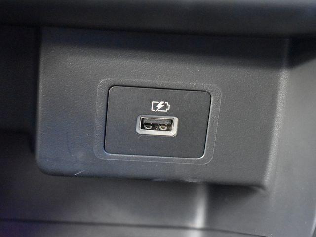 NISSAN KICKS X FOUR TWO TONE INTERIOR EDITION