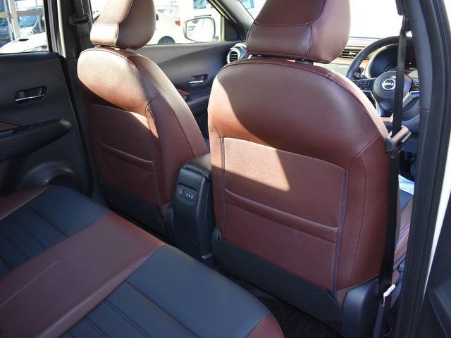 NISSAN KICKS X FOUR TWO TONE INTERIOR EDITION