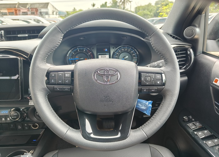 2026 TOYOTA Hilux DOUBLE CAB