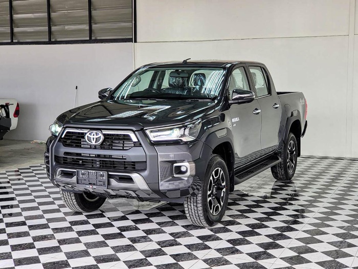 2024 TOYOTA Hilux DOUBLE CAB 2.8