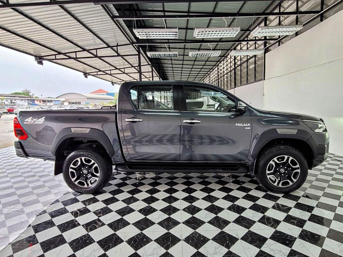 2024 TOYOTA Hilux DOUBLE CAB 2.8