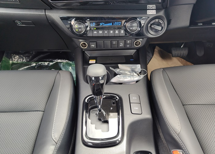 2026 TOYOTA Hilux DOUBLE CAB