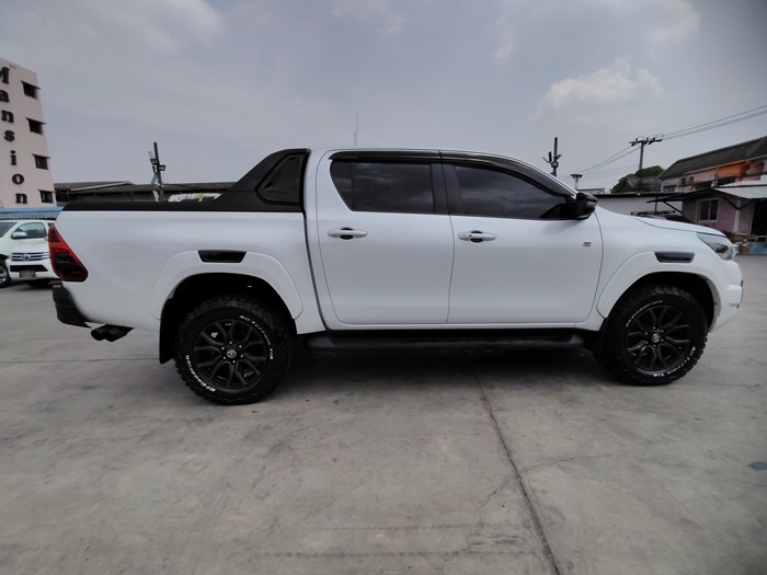2023 TOYOTA Hilux DOUBLE CAB 2.8 4WD AT White