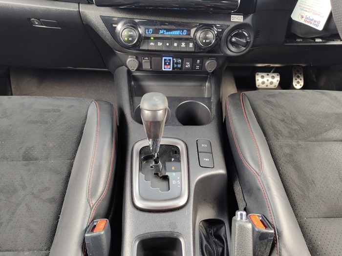 2023 TOYOTA Hilux DOUBLE CAB 2.8 4WD AT White