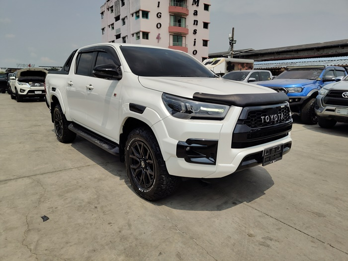 2023 TOYOTA Hilux DOUBLE CAB 2.8 4WD AT White