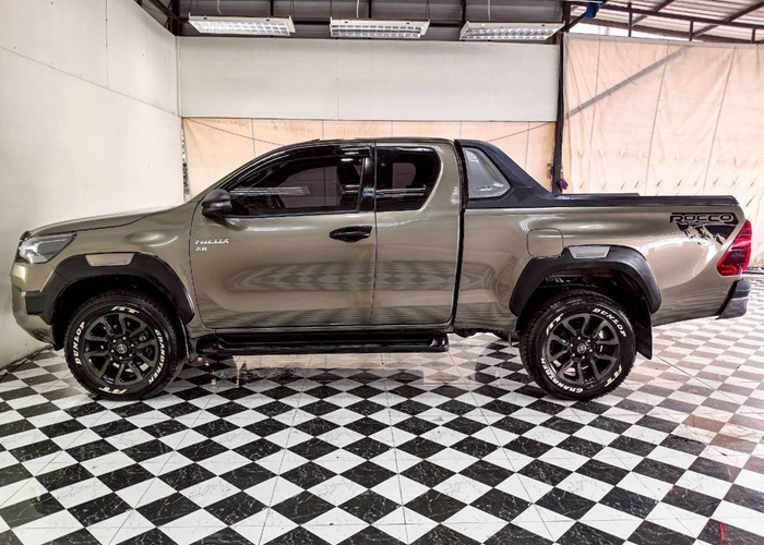 2023 TOYOTA Hilux SMART CAB 2.8 4WD AT Bronze