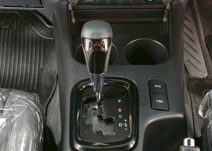 2023 TOYOTA Hilux SMART CAB 2.8 4WD AT Bronze