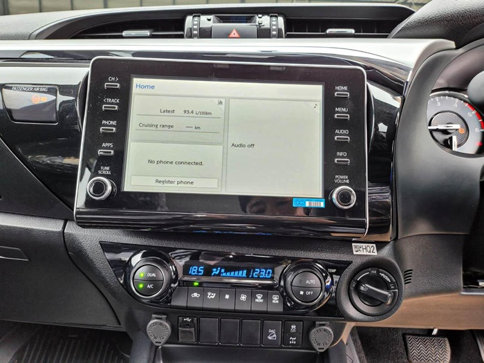 2024 TOYOTA Hilux DOUBLE CAB 2.8