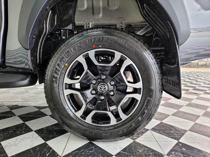 2024 TOYOTA Hilux DOUBLE CAB 2.8