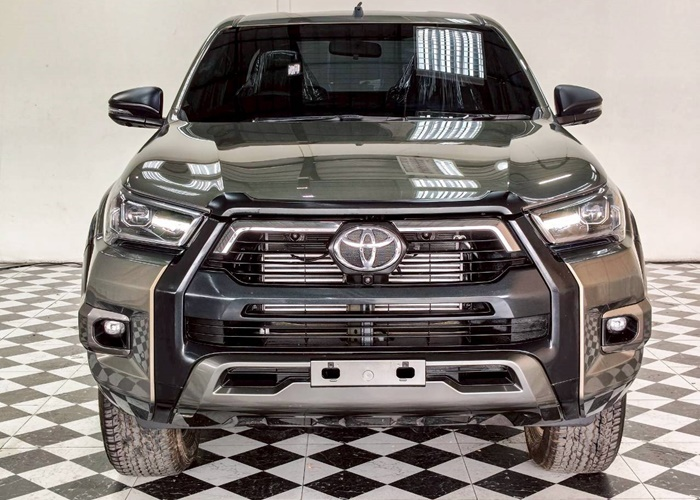 2023 TOYOTA Hilux SMART CAB 2.8 4WD AT Bronze