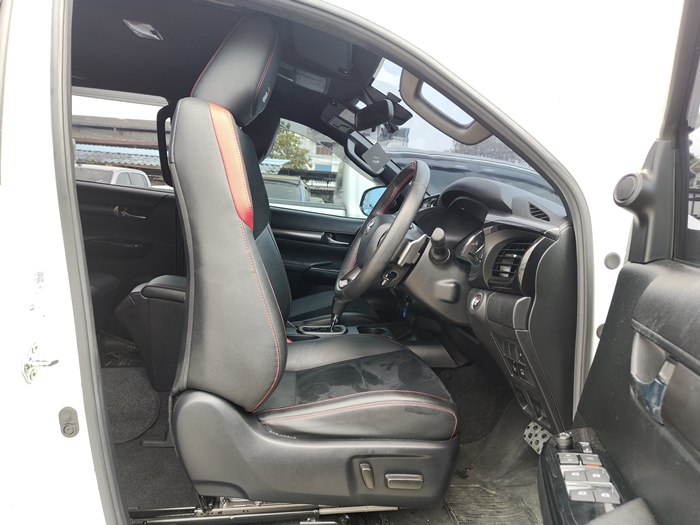 2023 TOYOTA Hilux DOUBLE CAB 2.8 4WD AT White