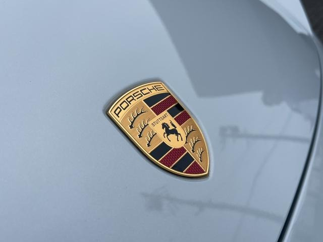 PORSCHE MACAN ELECTRIC MACAN SUNROOF