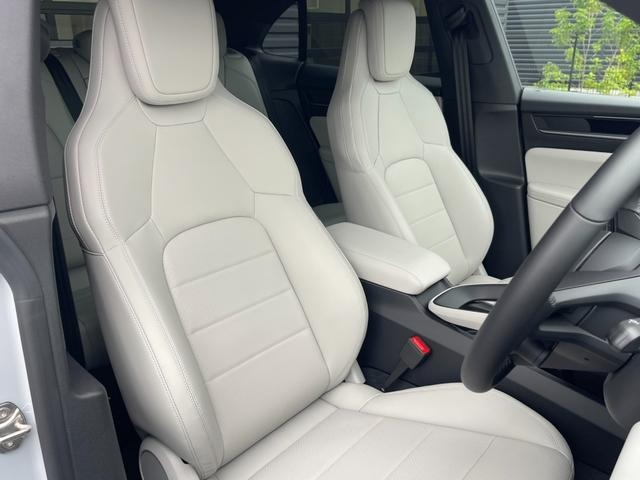 PORSCHE MACAN ELECTRIC MACAN SUNROOF