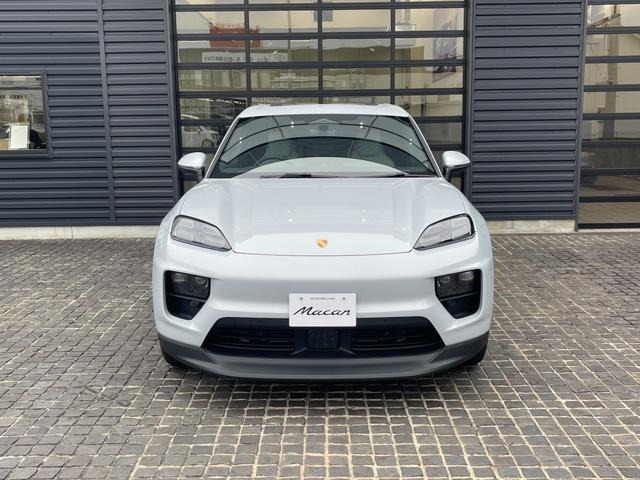 PORSCHE MACAN ELECTRIC MACAN SUNROOF