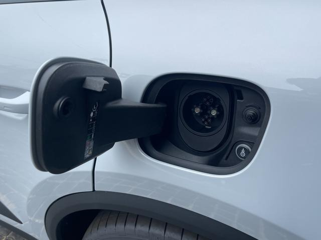 PORSCHE MACAN ELECTRIC MACAN SUNROOF