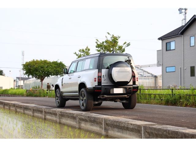 LAND ROVER DEFENDER
