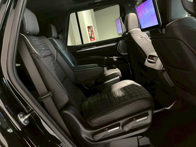 CADILLAC CADILLAC ESCALADE SPORT