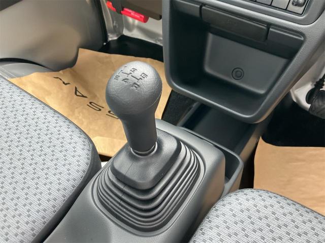 NISSAN CLIPPER TRUCK DX