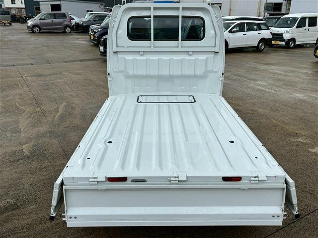 NISSAN CLIPPER TRUCK DX