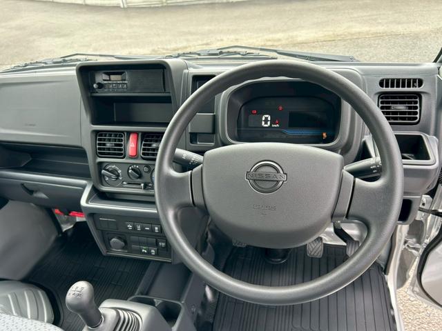 NISSAN CLIPPER TRUCK DX