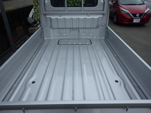 NISSAN CLIPPER TRUCK DX