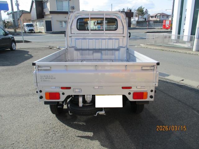 NISSAN CLIPPER TRUCK DX