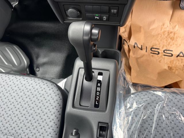 NISSAN CLIPPER TRUCK DX