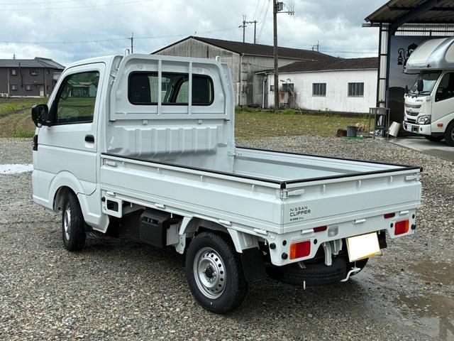 NISSAN CLIPPER TRUCK DX