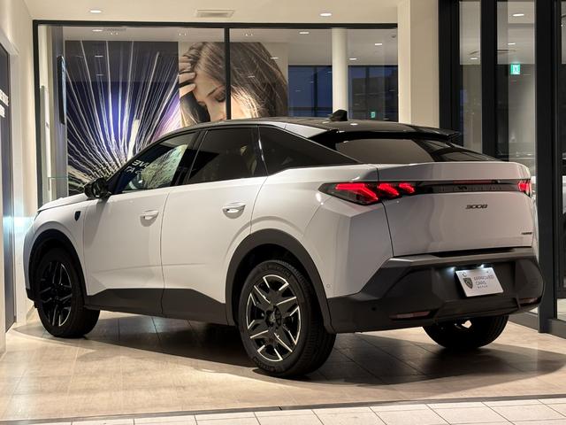 PEUGEOT 3008 GT HYBRID ALCANTARA PACKAGE
