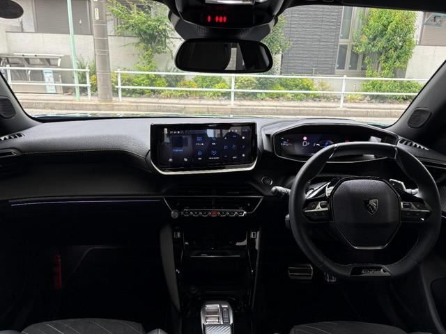 PEUGEOT 2008 GT HYBRID