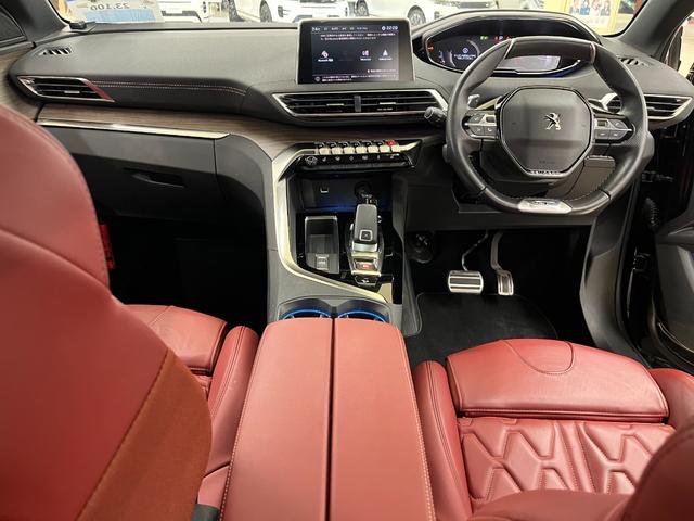 PEUGEOT 3008 GT BLUE HDI