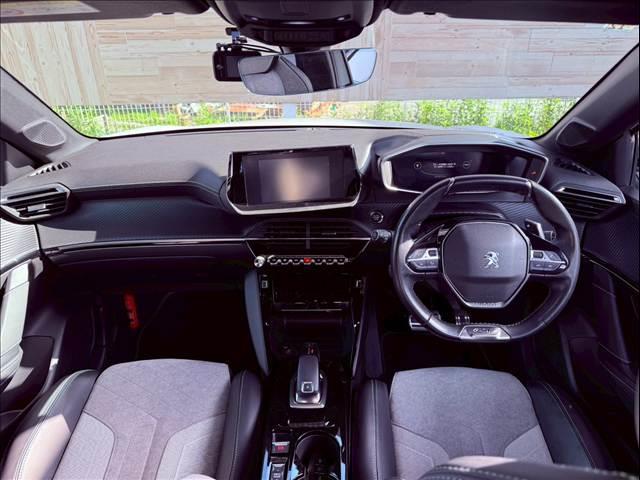 PEUGEOT 208 GT LINE