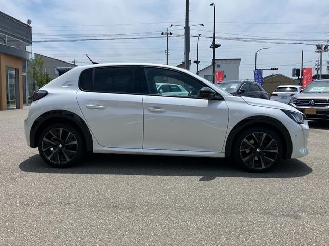 PEUGEOT 208 GT