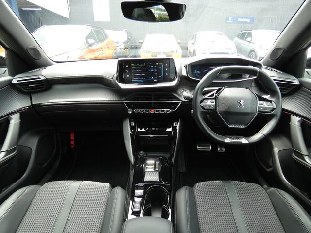 PEUGEOT E-2008 GT
