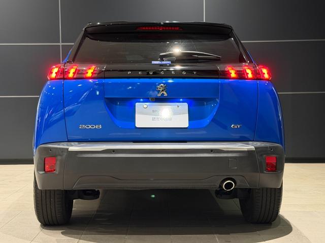 PEUGEOT 2008 GT BLUE HDI