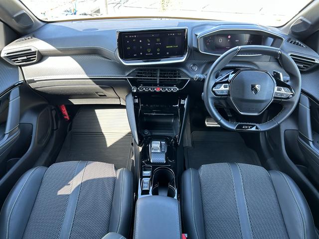 PEUGEOT 208 GT