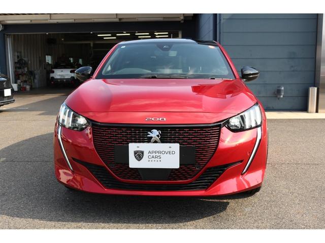 PEUGEOT E-208 GT